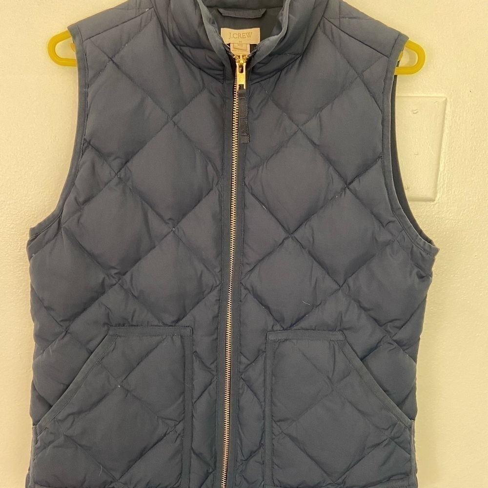 J. CREW Quilted Down Puffer Vest Size XS Navy Dark Blue Preppy Cozy - Picture 3 of 12